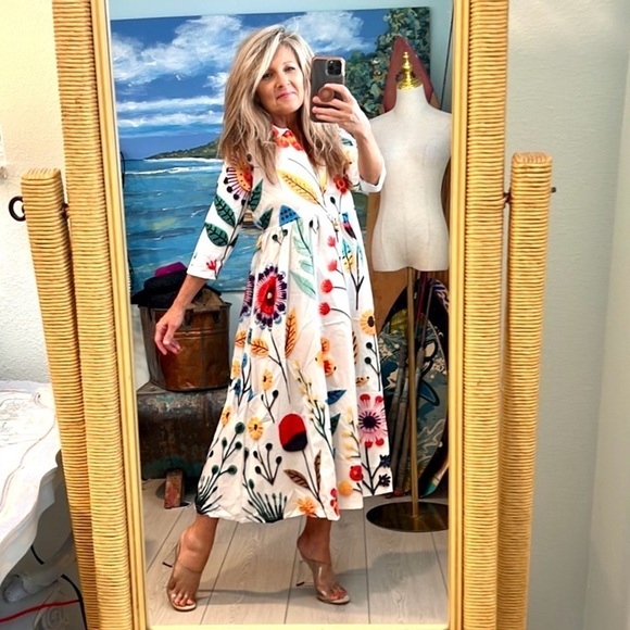 unbranded Dresses & Skirts - Gorgeous Button-Neck Lightweight Dress, Flowy, Floral, Fabulous, Size Small